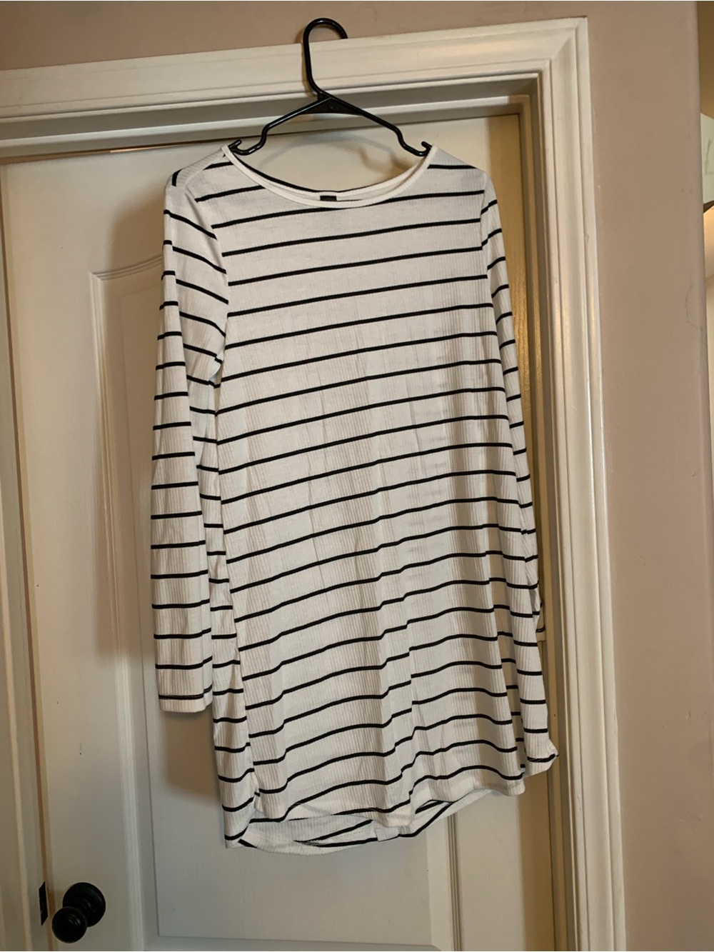 SHEIN White Long-Sleeve Striped Knit Dress